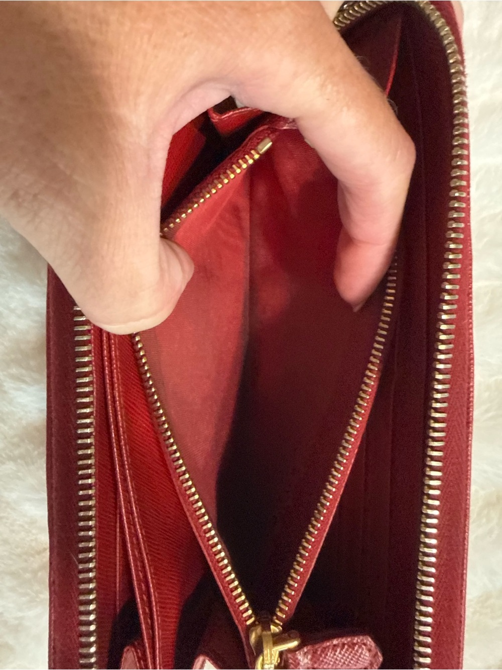 Prada Red Saffiano Zip-Around Wallet with Box and original Authenticity Card - Picture 4 of 8